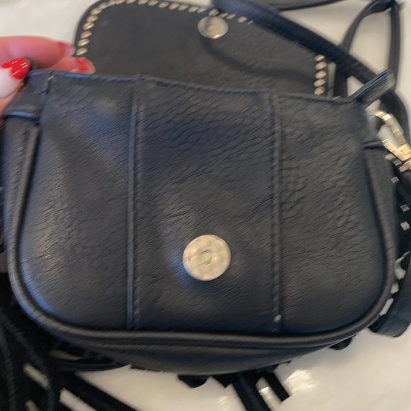 Vintage handbag with fringe. Adjustable and removable shoulder strap - Picture 10 of 11